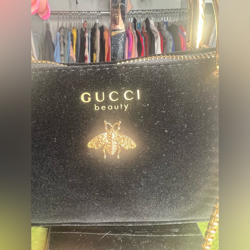 Authentic Gucci Beauty crossbody - Picture 4 of 9